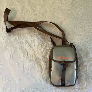 Lululemon zip top crossbody bag